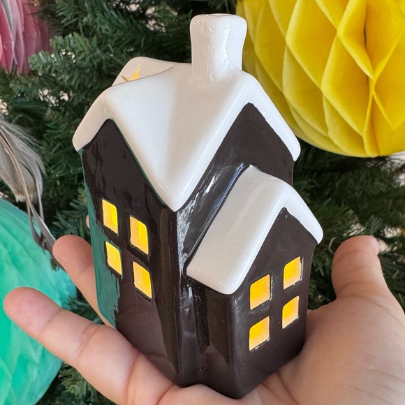 CERAMIC HOUSE  light-up 🖤 - Picture 6 of 6